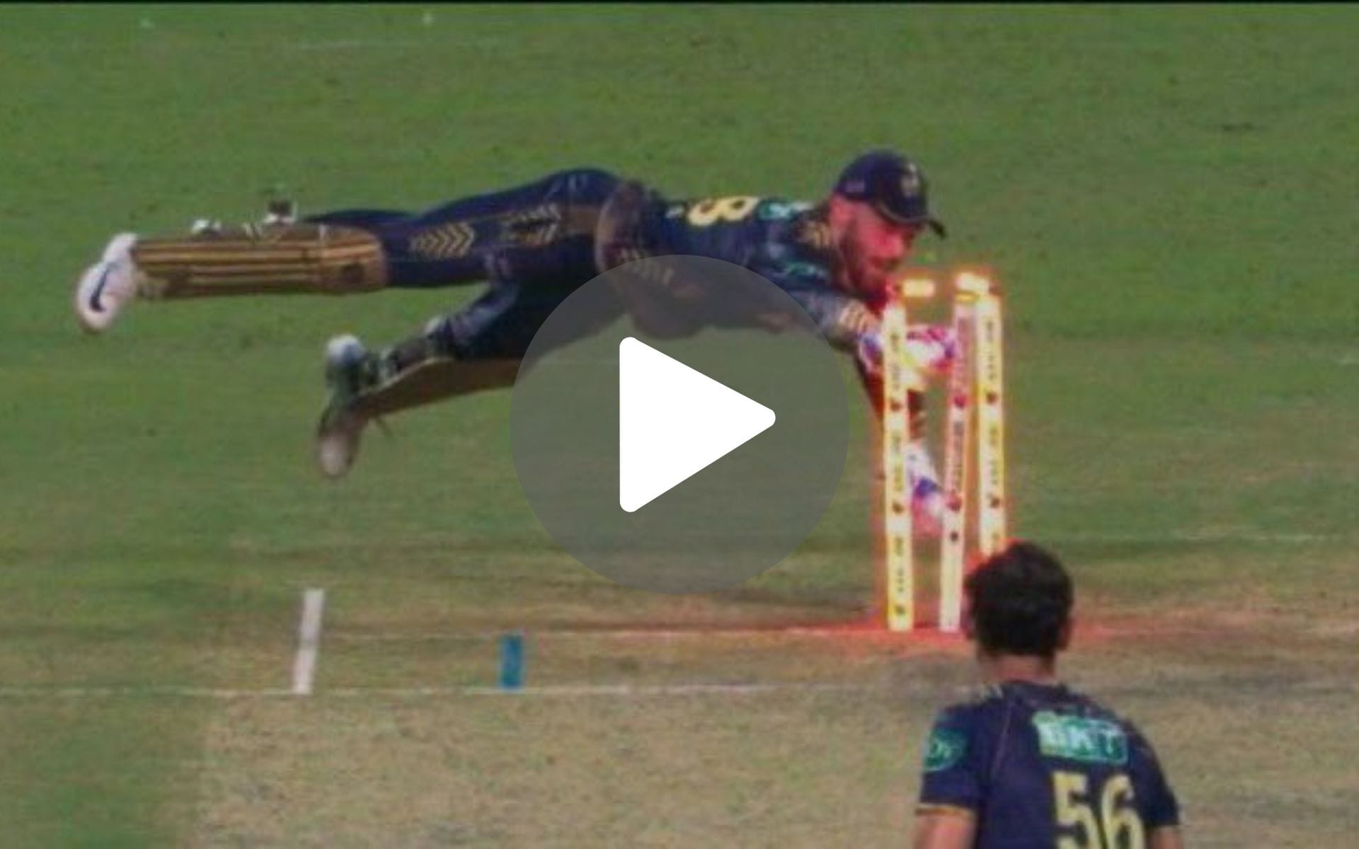 [Watch] Phil Salt’s Jaw-Dropping Run Out Saves Starc’s Humiliation In KKR Vs RCB Thriller